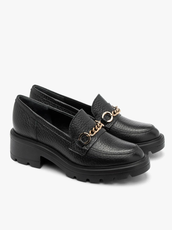 Black women’s loafers with chunky sole