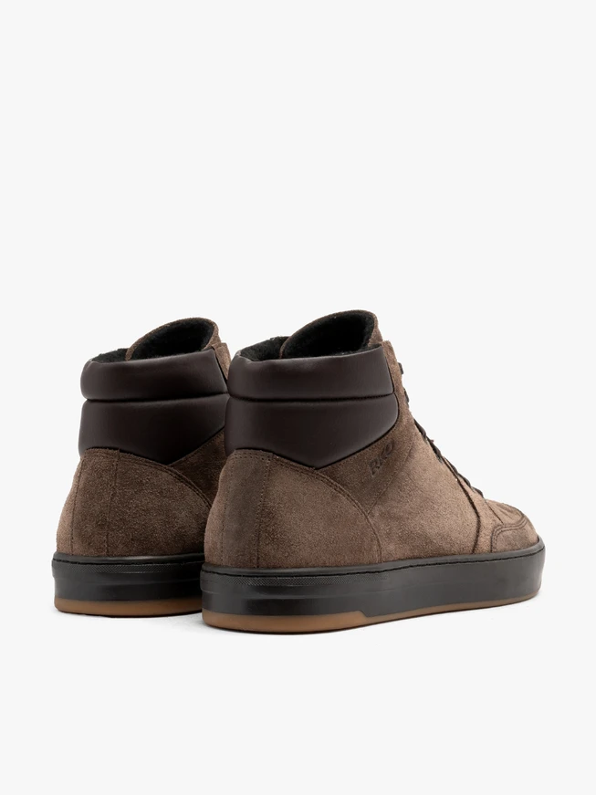 Gray-brown sporty men’s boots with two-tone sole