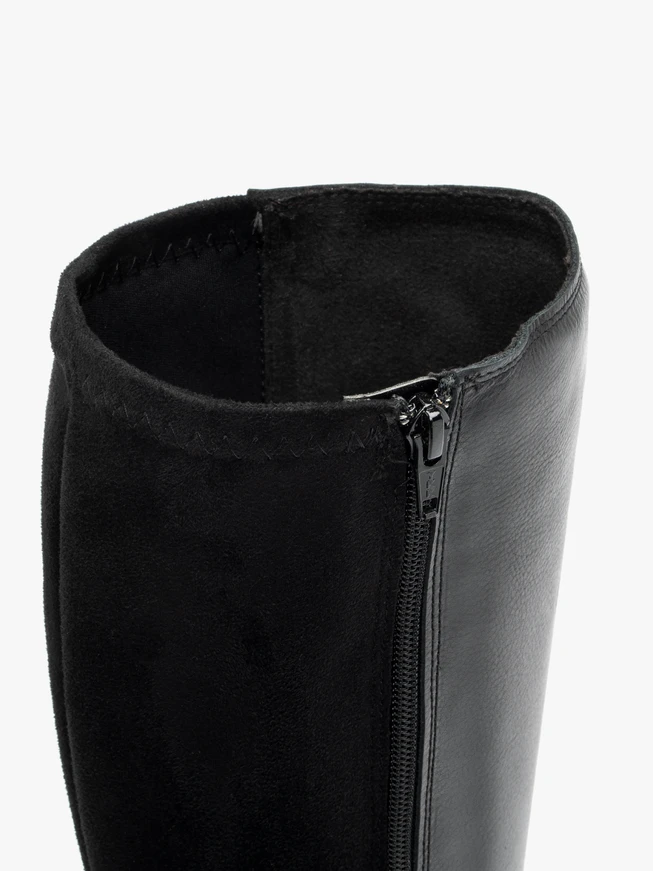 Schwarze Stiefel mit elastischem Schaft