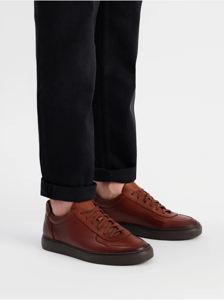 Braune Herren-Halbschuhe im Sport-Stil