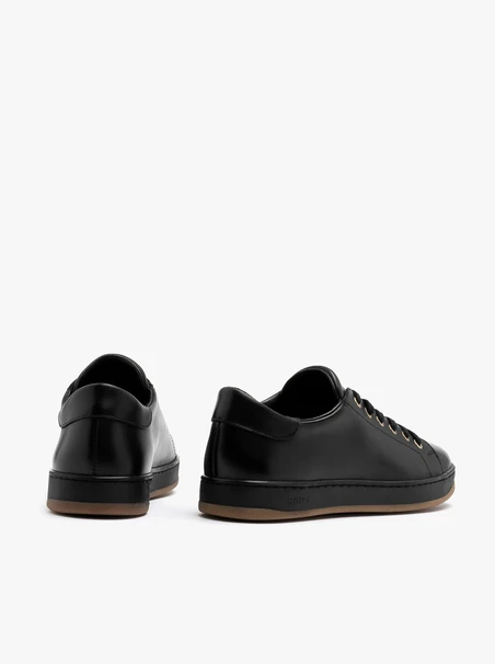 Black women’s sporty shoes