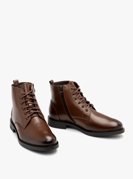 Braune Herrenstiefel mit Isolierung aus natürlichem Schafsleder