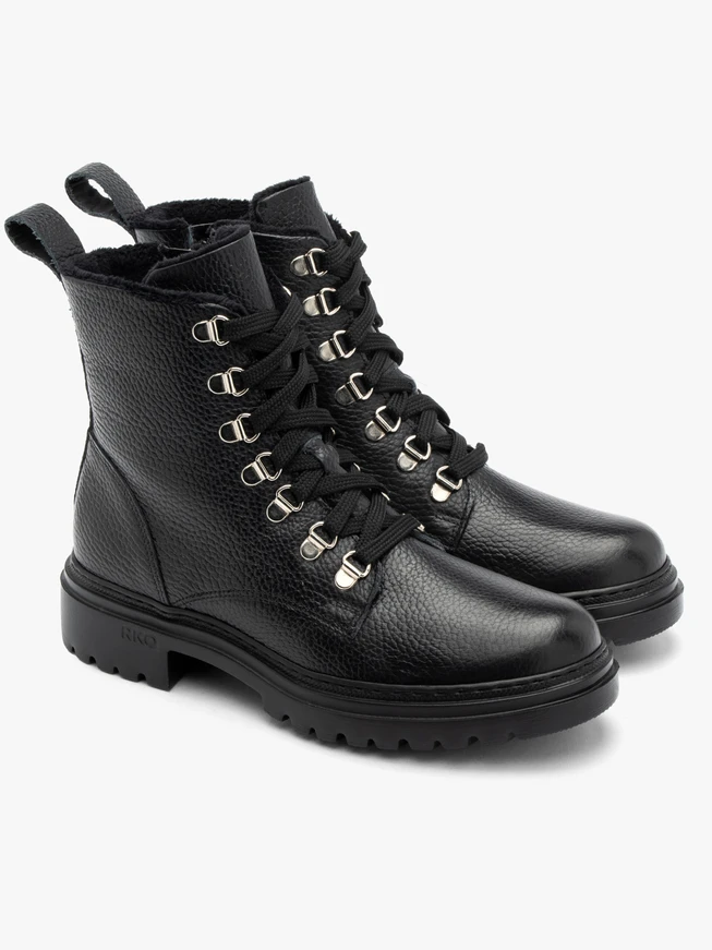 Black women’s boots with decorative hooks