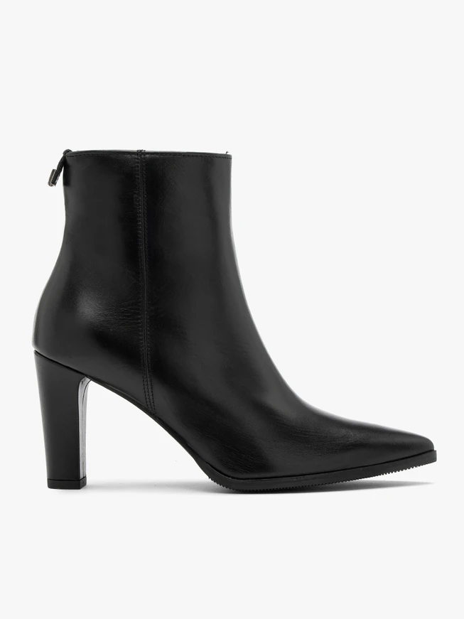 Schwarze Stiefel aus Vollnarbenleder mit klobigem Stilettoabsatz