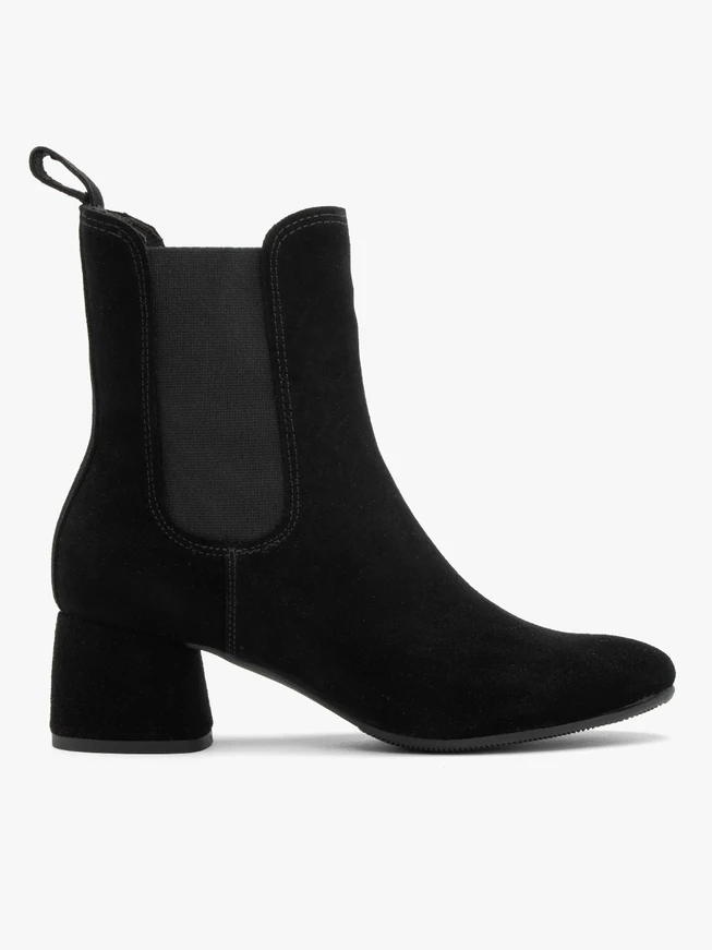 Suede women’s Chelsea boots with round heel