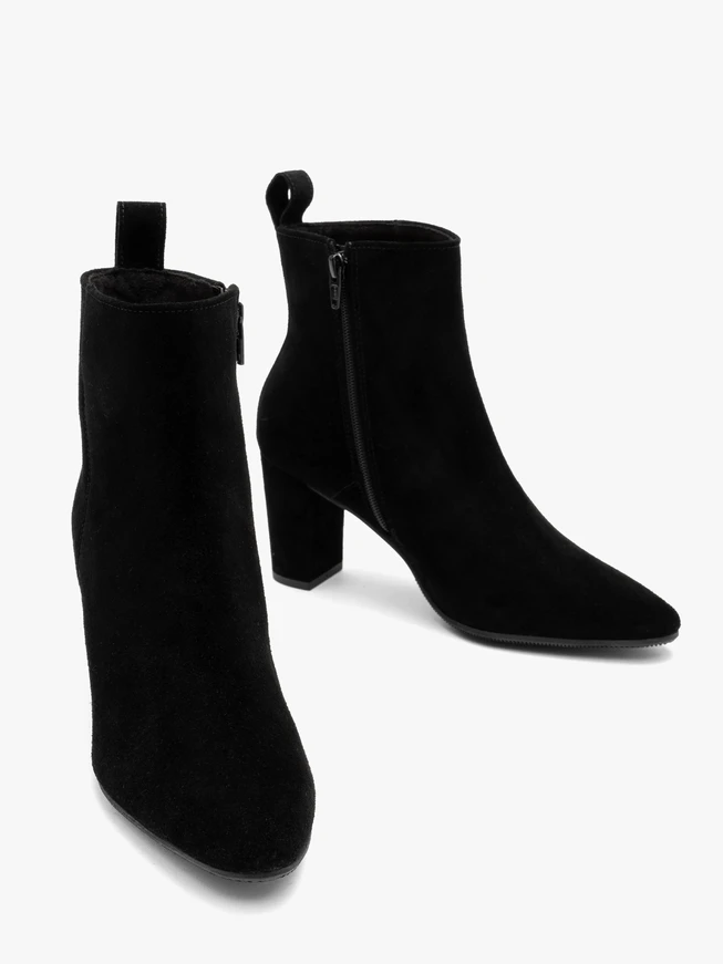 Damenstiefel aus Veloursleder mit Stilettoabsatz