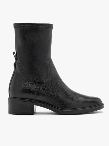 Schwarze Stiefel mit Stretchmaterial