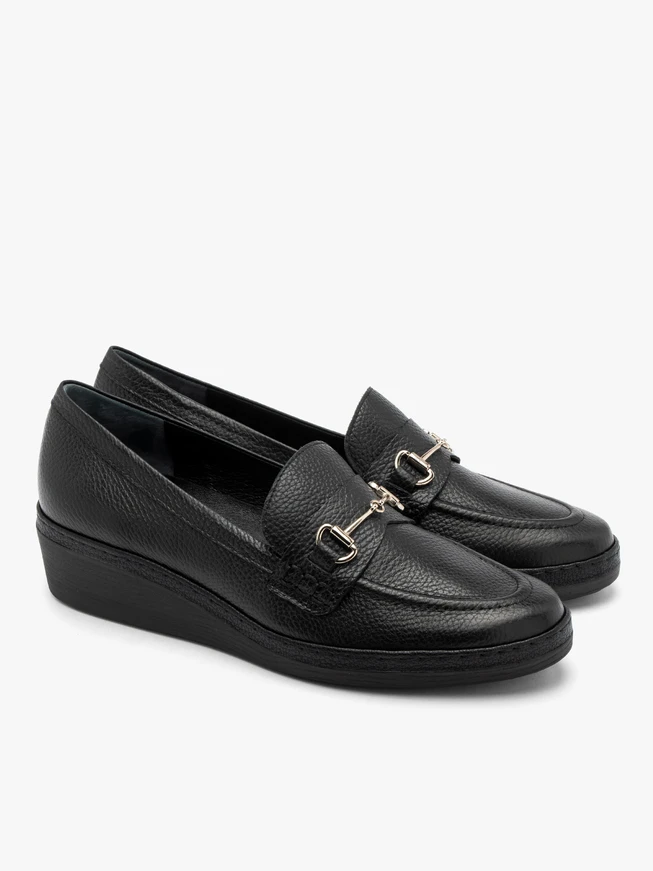 Black women’s loafers with low platform