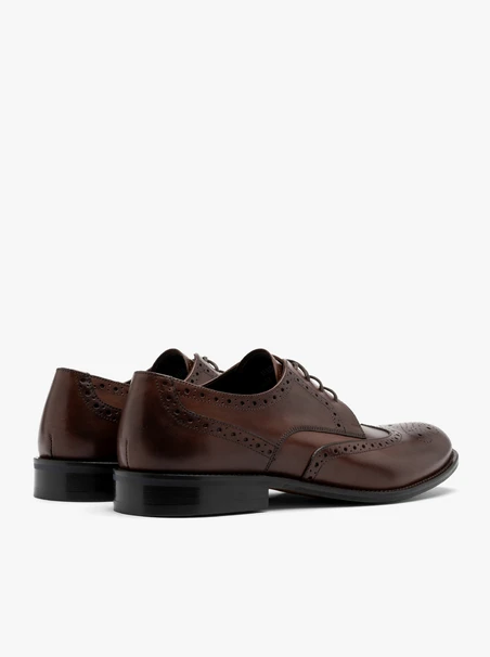 Braune elegante Herren Brogues