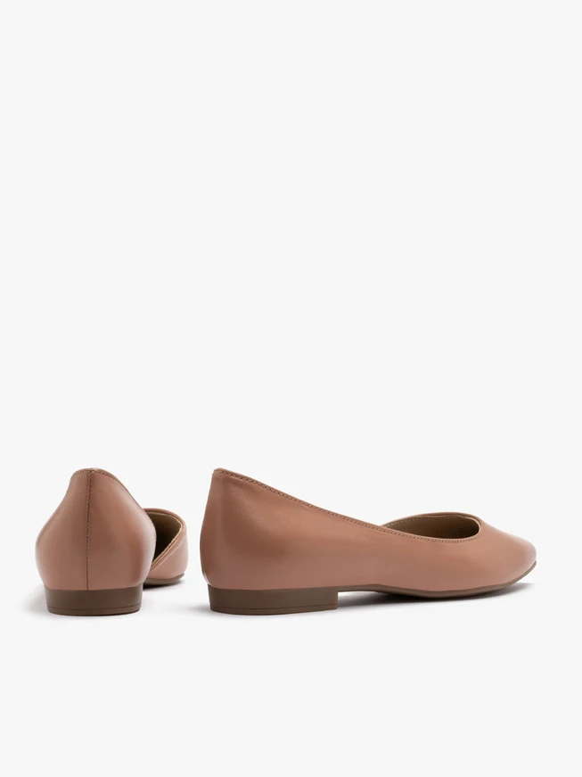 Ballerinas in schmutzigem Rosa