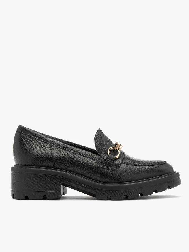 Black women’s loafers with chunky sole