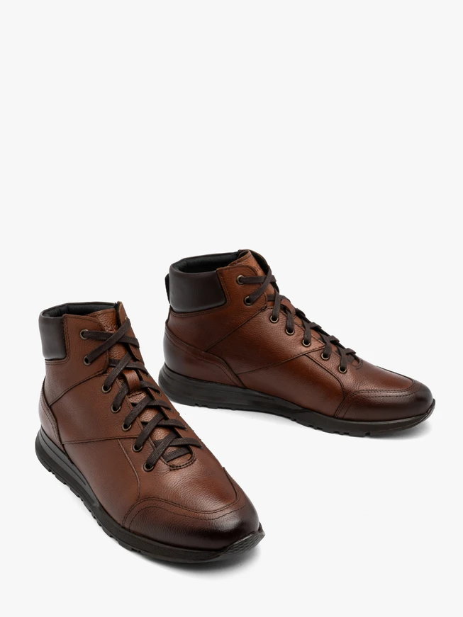 Brown men’s casual boots
