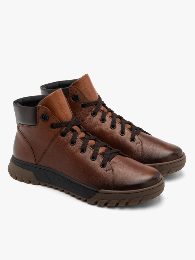 Braune sportliche Herrenstiefel