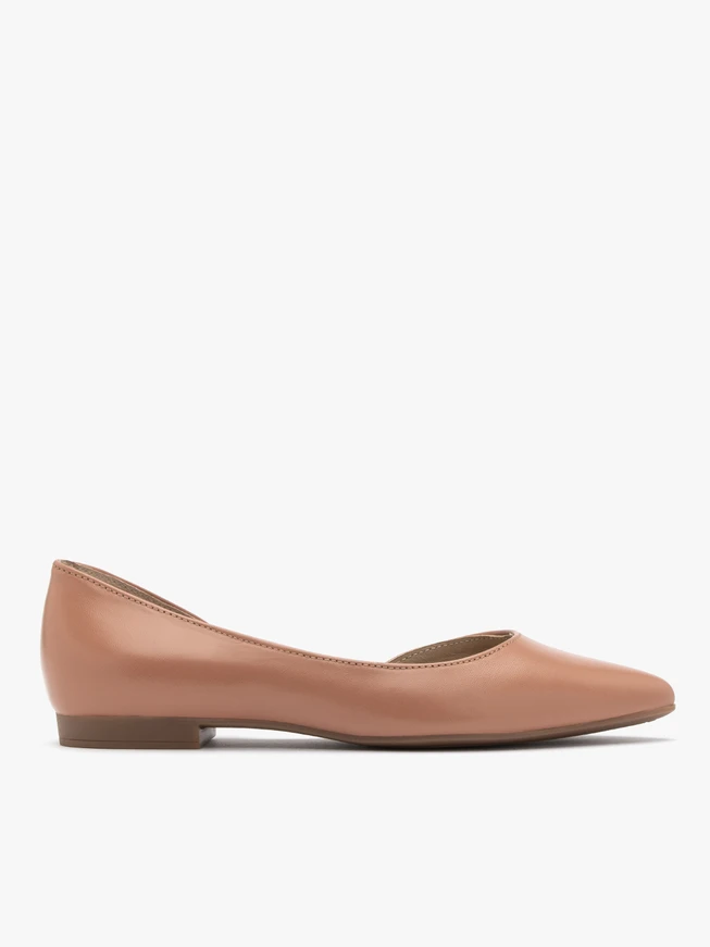 Ballerinas in schmutzigem Rosa