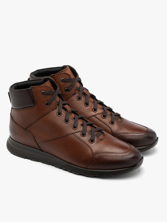 Brown men’s casual boots