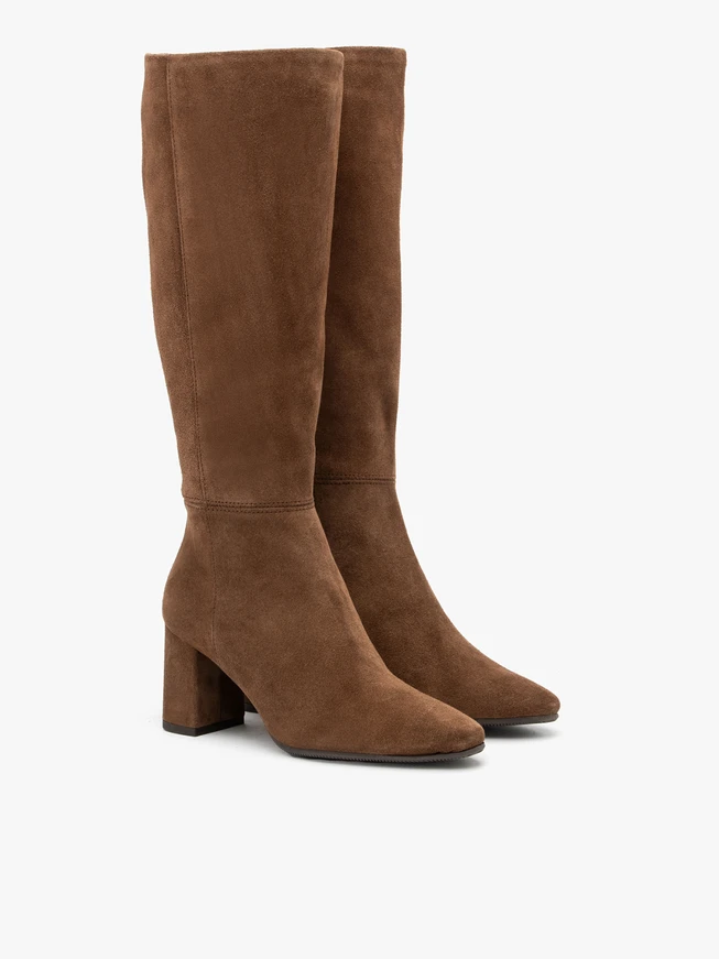 Braune Velourslederstiefel mit Stilettoabsatz