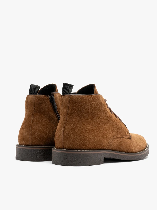 Herrenstiefel aus Veloursleder mit gerade geschnittenem Schaft