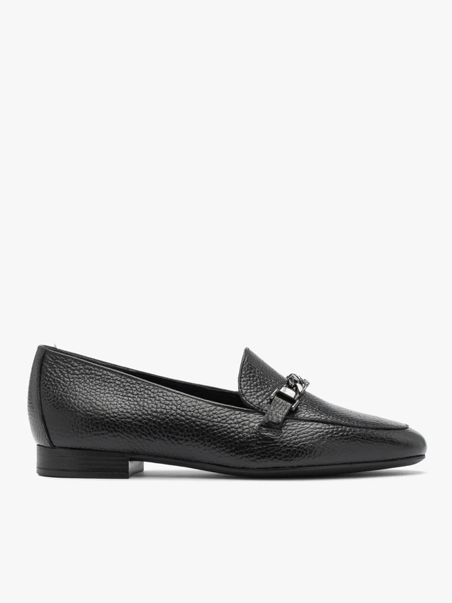 Black women’s loafers