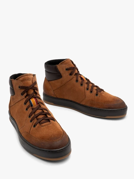 Rote Herren-Sportstiefel mit zweifarbiger Sohle