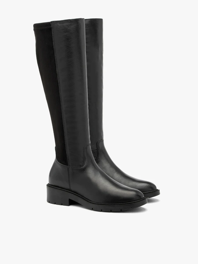 Schwarze Stiefel mit elastischem Schaft