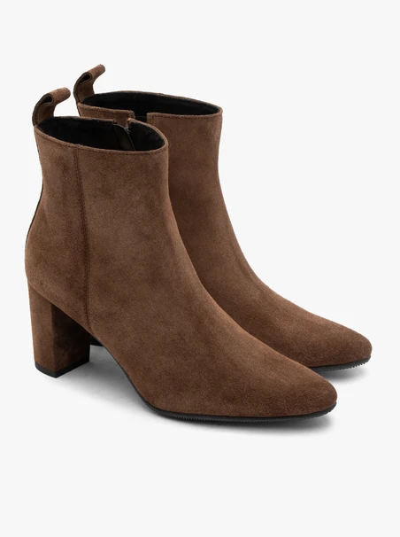 Damenstiefel aus Veloursleder mit Stilettoabsatz