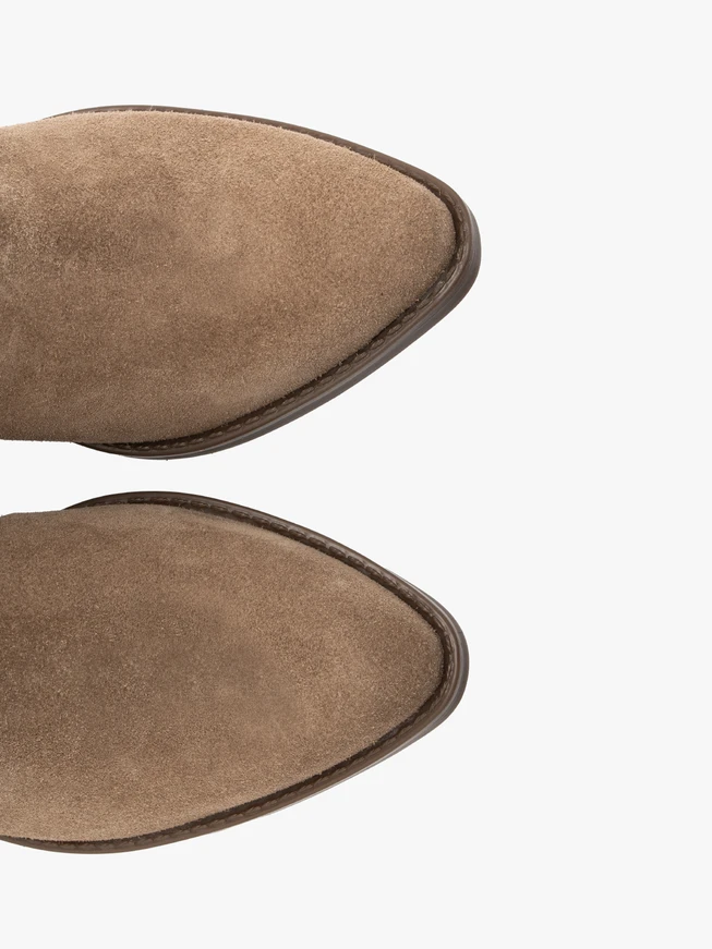 Cowboystiefel aus Velours mit dekorativer Stickerei