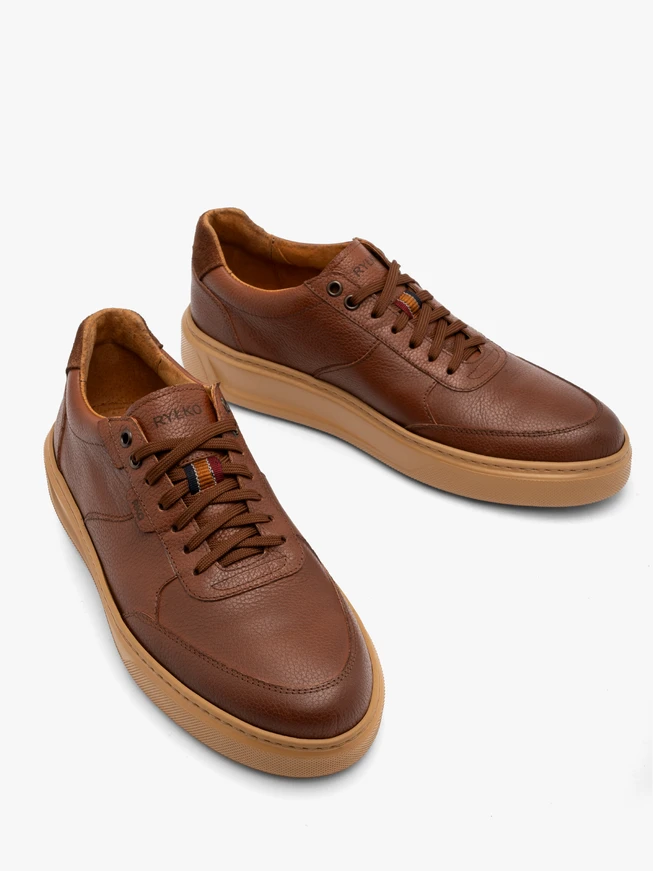 Brown sporty shoes with thick sole