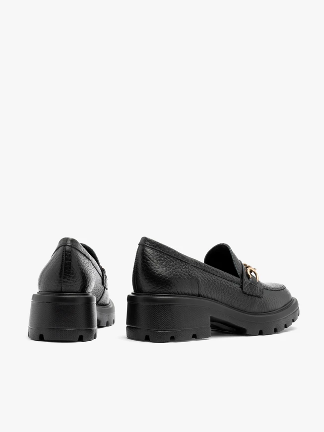 Black women’s loafers with chunky sole