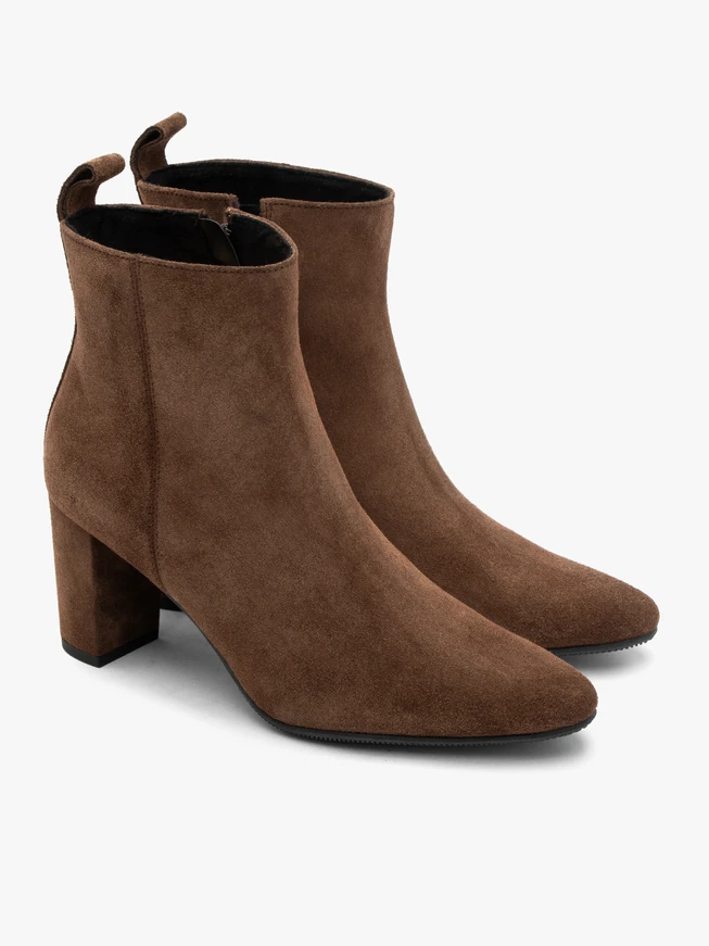 Damenstiefel aus Veloursleder mit Stilettoabsatz