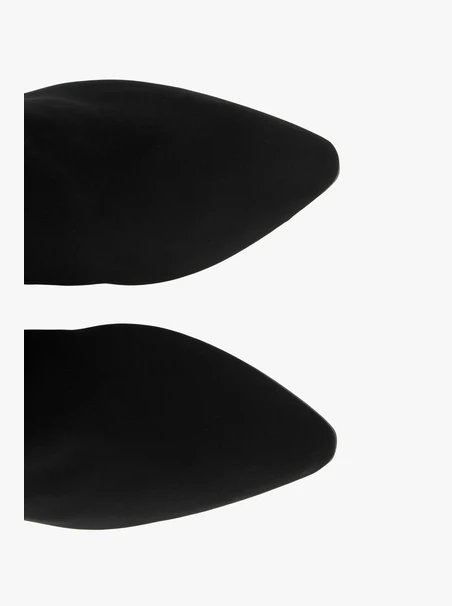 Stretch knee boots with narrow shaft