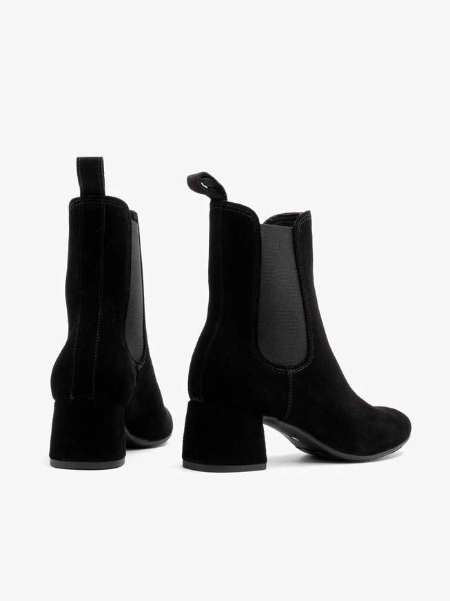 Suede women’s Chelsea boots with round heel