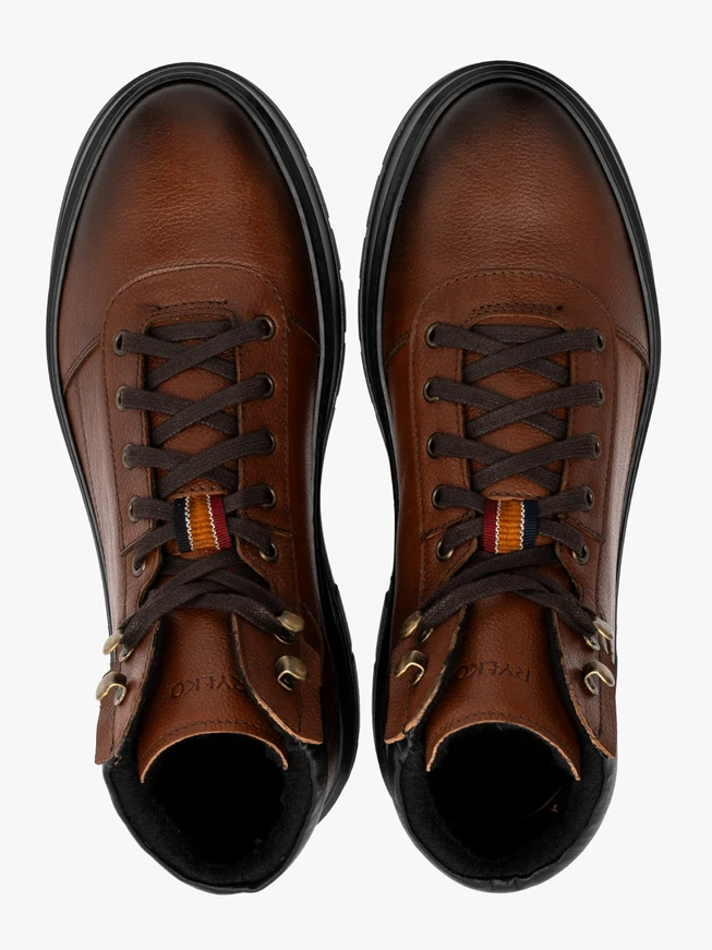 Braune Herren-Sportstiefel mit schwarzer Sohle