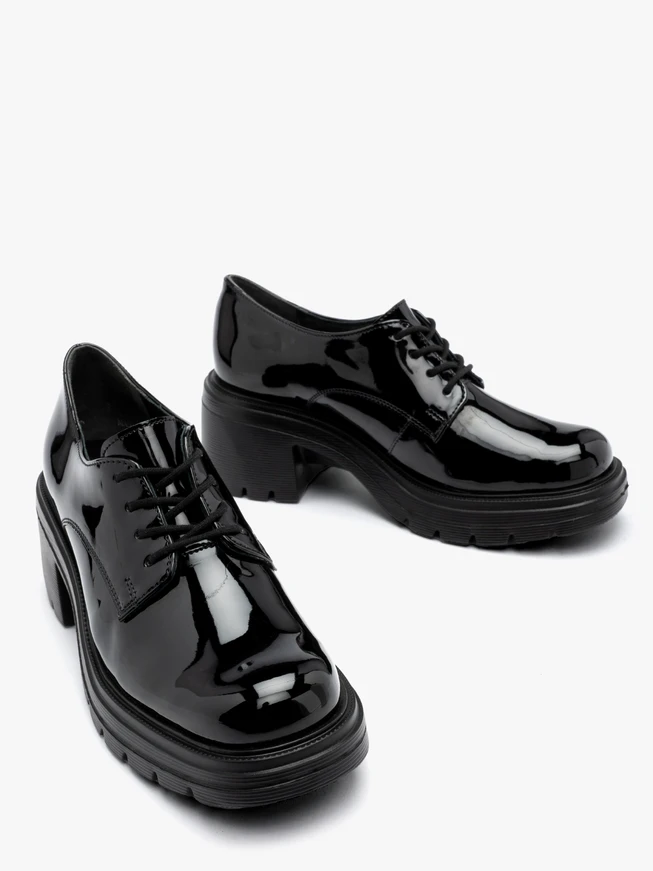 Black chunky-sole women’s shoes