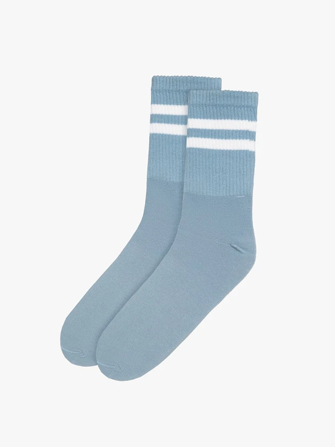 Blaue Socken mit weißen Streifen