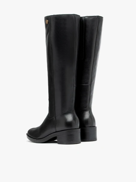 Schwarze Damenstiefel mit Gummieinsatz im Schaft
