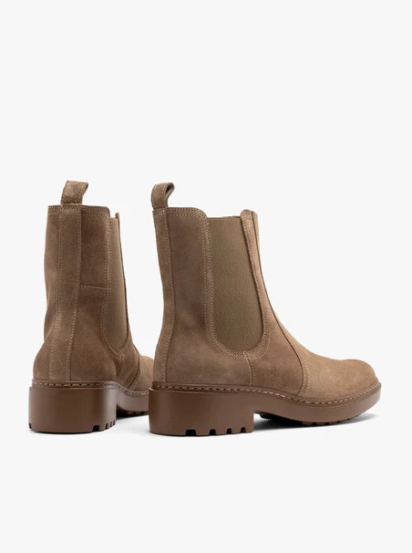 Beigefarbene Damen-Slingbacks aus Veloursleder auf leichtem Grund