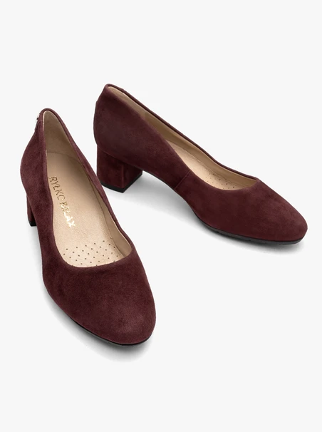 Kastanienbraune niedrige Stiletto-Pumps