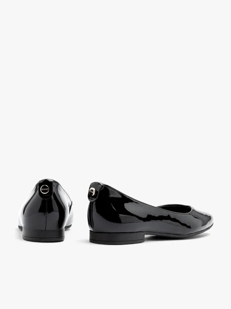 Black patent round-toe ballerinas