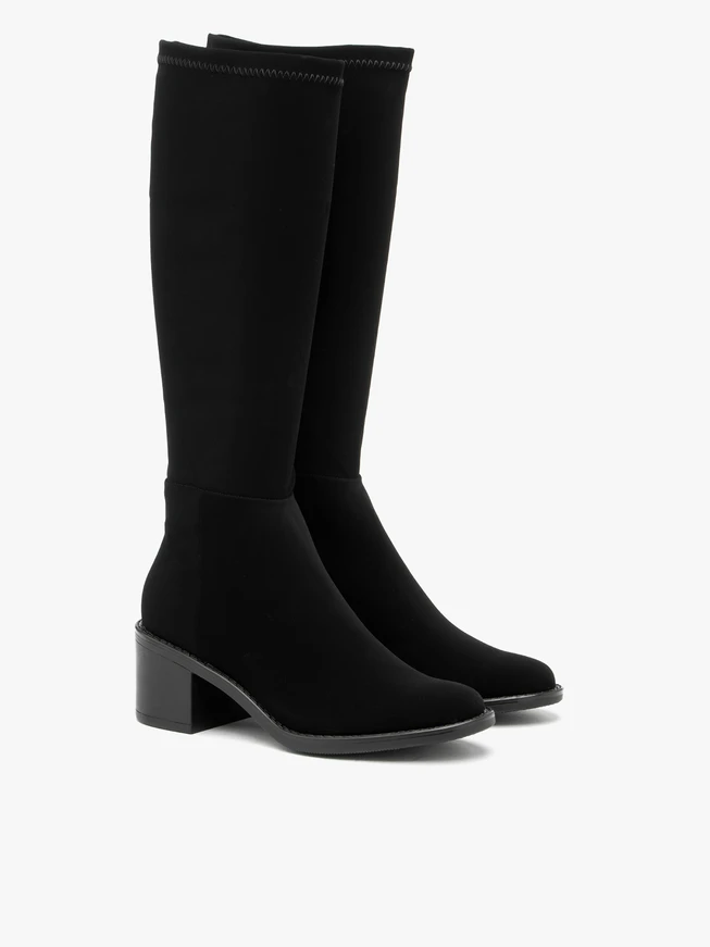 Flexible Stiefel mit breitem Schaft