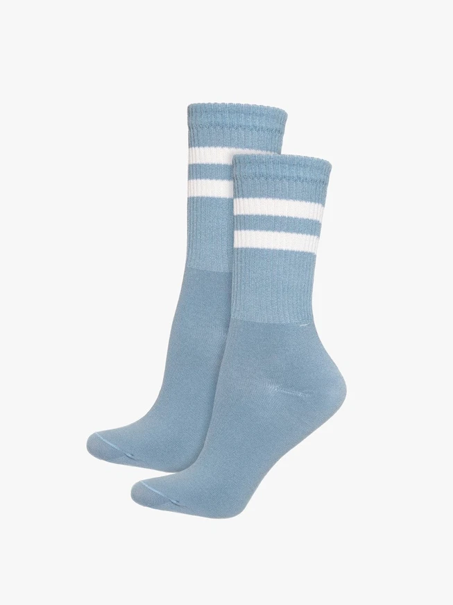 Blaue Socken mit weißen Streifen