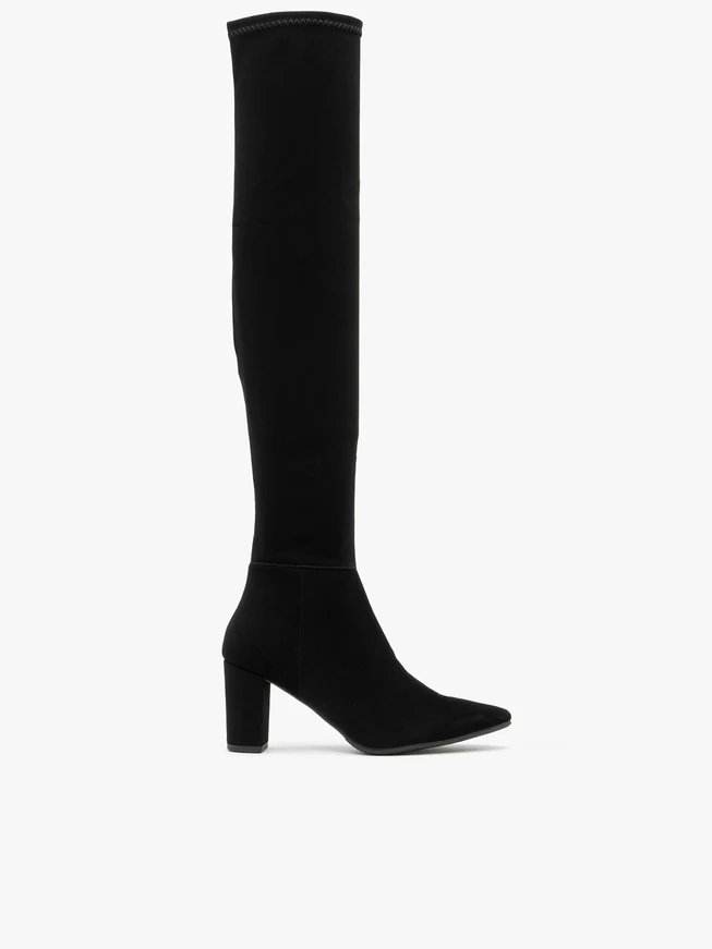 Hohe elastische Stiefel mit Stilettoabsatz