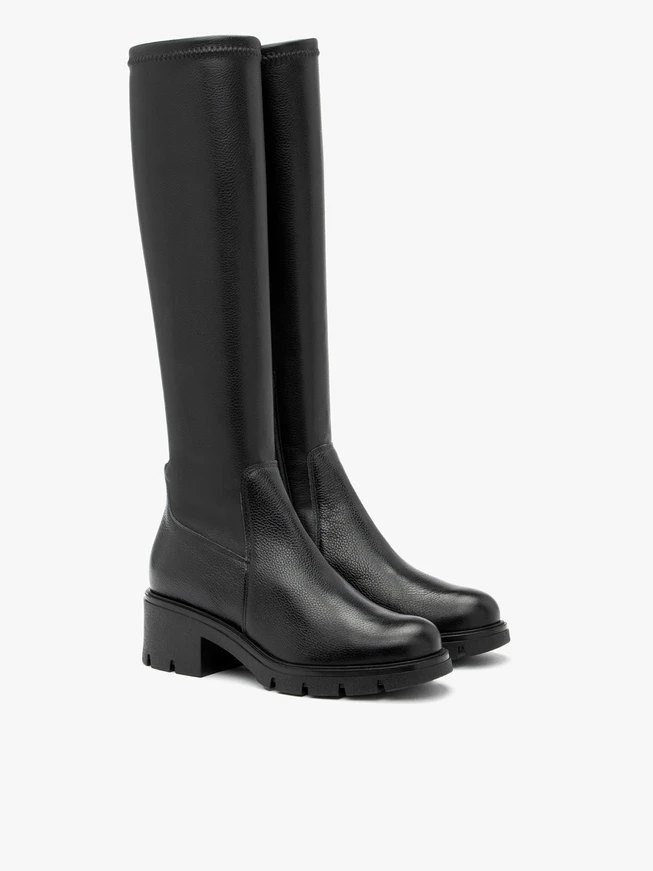 Schwarze Gummistiefel mit schmalem Schaft