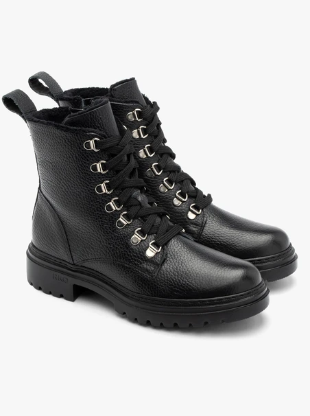 Black women’s boots with decorative hooks