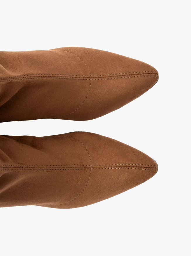 Elastic pointed-toe ankle boots