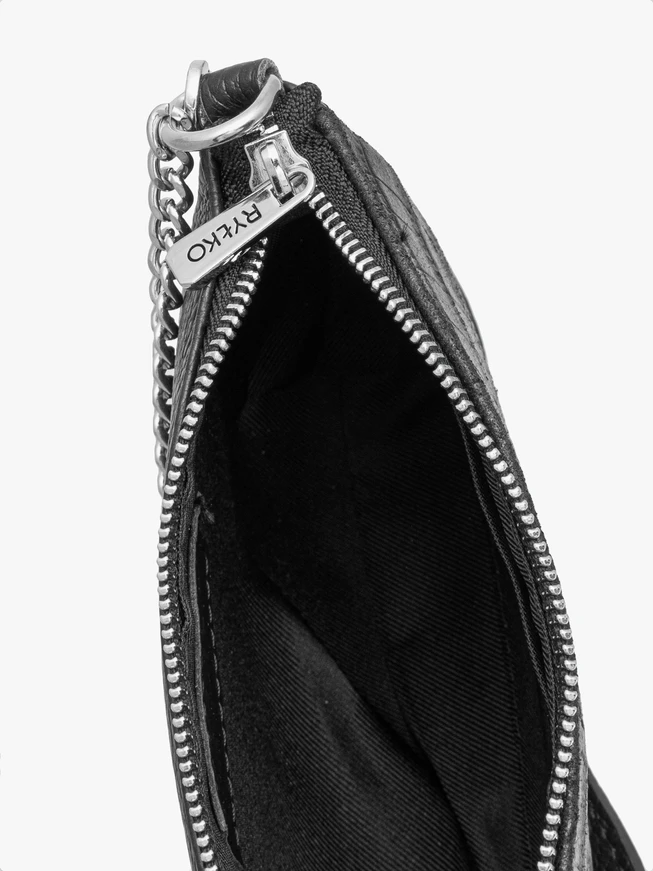 Schwarze Handtasche mit Tiermuster und Kette