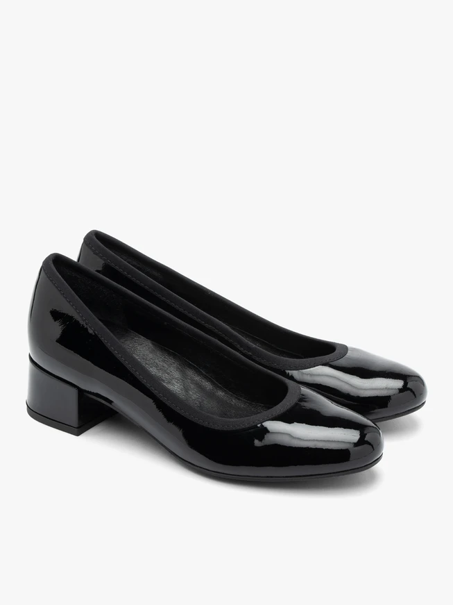 Schwarz lackierte Pumps für Frauen
