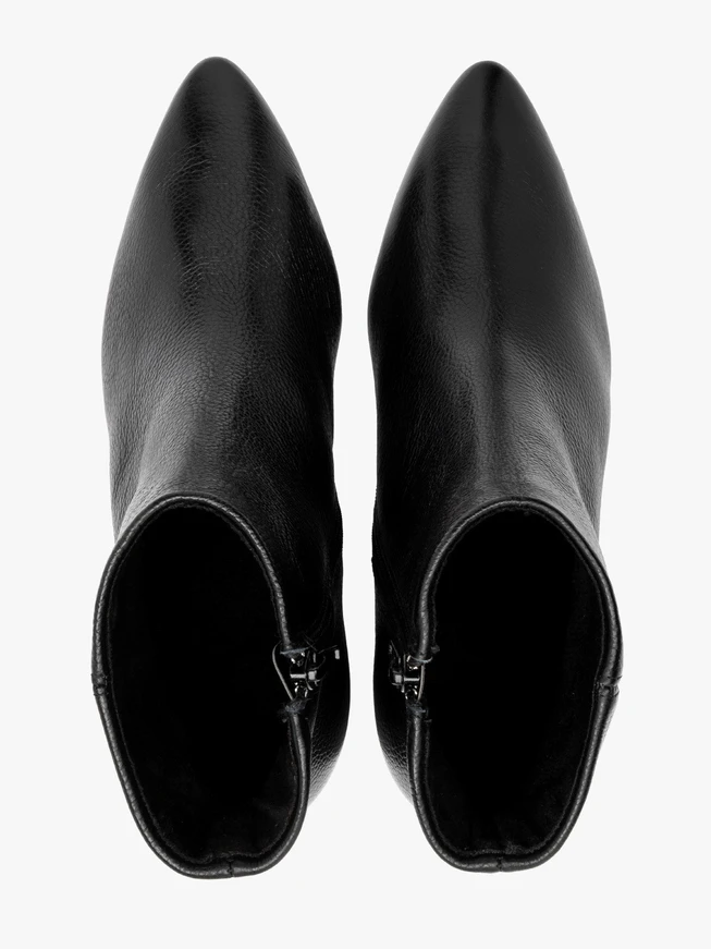 Damenstiefel mit ovalem Schaft