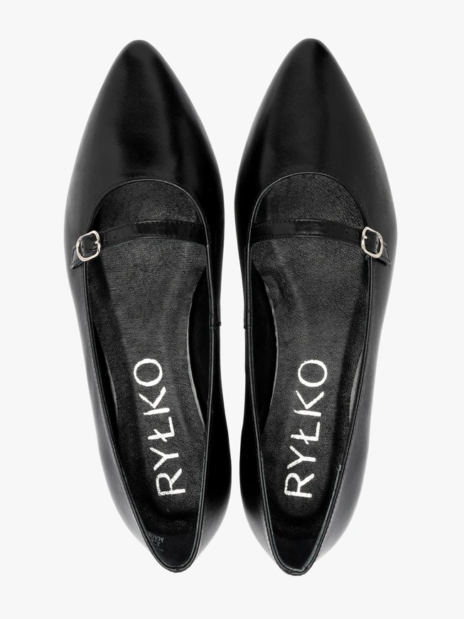 Black pointed ballerinas with strap