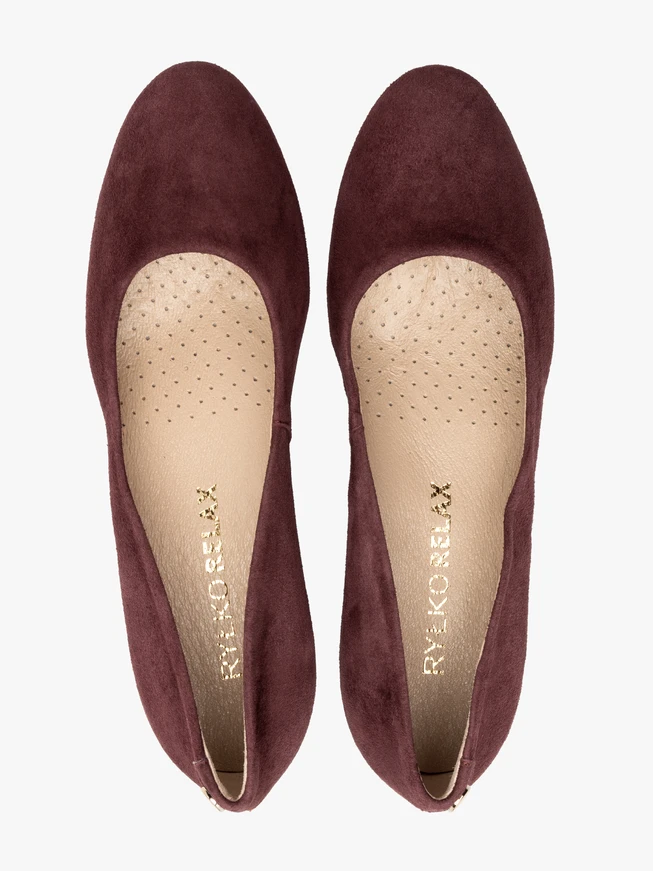 Kastanienbraune niedrige Stiletto-Pumps