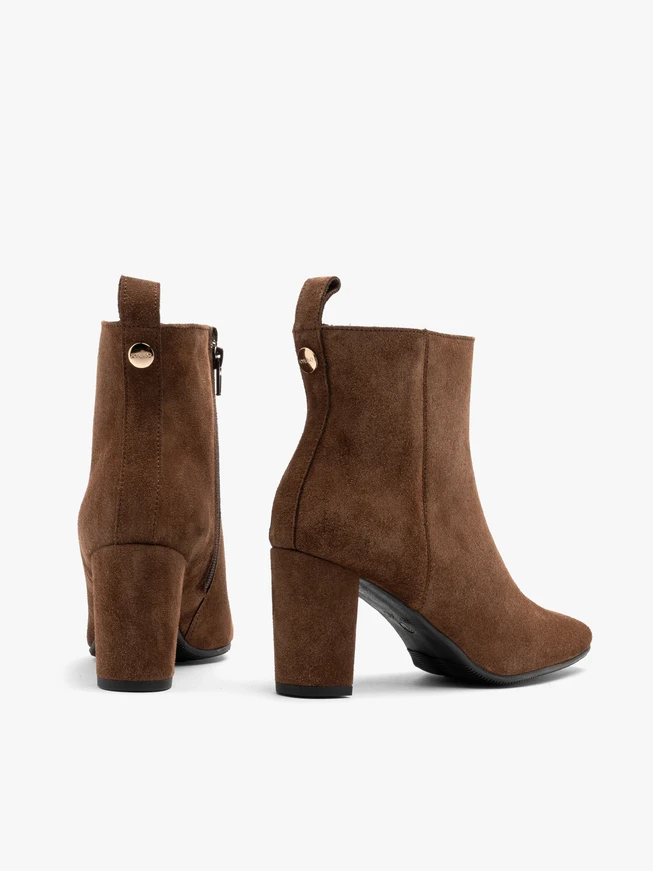 Damenstiefel aus Veloursleder mit Stilettoabsatz